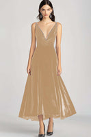 Laden Sie das Bild in den Galerie-Viewer, Burgunderrotes Spaghettiträger V-Ausschnitt Samt Ballkleid