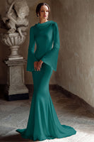 Laden Sie das Bild in den Galerie-Viewer, Elfenbein Meerjungfrauen Brautkleid mit Wasserfallausschnitt