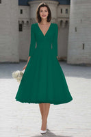 Laden Sie das Bild in den Galerie-Viewer, A-Linie Elfenbein Midi Standesamtkleid mit V-Ausschnitt