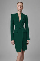 Laden Sie das Bild in den Galerie-Viewer, Schwarzes Bodycon Arbeitskleid aus Satin mit Spitzenrevers