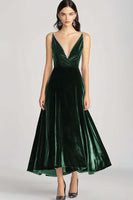 Laden Sie das Bild in den Galerie-Viewer, Burgunderrotes Spaghettiträger V-Ausschnitt Samt Ballkleid