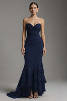 Laden Sie das Bild in den Galerie-Viewer, Schwarzes Herzausschnitt Mermaid Sweep Train Langes Ballkleid mit Rüschen