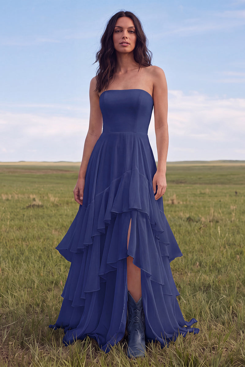 Laden Sie das Bild in den Galerie-Viewer, Trägerloses Elfenbein-A-Linie-Rüschen-Boho-Hochzeitskleid mit Schlitz