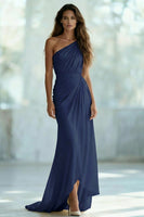 Laden Sie das Bild in den Galerie-Viewer, Elfenbein Etui Langes Ballkleid mit einer Schulter und Rüschen