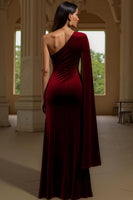 Laden Sie das Bild in den Galerie-Viewer, Dunkelgrünes Einschultriges Langärmeliges Festtags-Partykleid aus Samt mit Schlitz