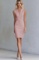 Laden Sie das Bild in den Galerie-Viewer, Elfenbein Figurbetontes Kurzes Arbeitskleid aus Satin mit V-Ausschnitt