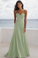 Laden Sie das Bild in den Galerie-Viewer, Trägerloses Burgundy Abendkleid in A-Linie mit Rüschen