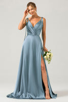 Laden Sie das Bild in den Galerie-Viewer, Dunkelgrünes A-Linie langes Brautjungfernkleid mit Rüschen und Spaghettiträgern