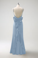 Laden Sie das Bild in den Galerie-Viewer, Schwarzes Meerjungfrau Spaghettiträger Langes Satin Brautjungfernkleid mit Rüschen und Schleife