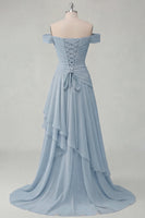 Laden Sie das Bild in den Galerie-Viewer, Schulterfreies Chiffon Buttergelbes A-Linie Gerafftes Maxikleid mit Schlitz