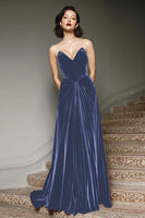 Laden Sie das Bild in den Galerie-Viewer, Burgundy Langes A-Linie Herzausschnitt Ballkleid aus Samt