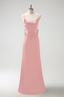 Laden Sie das Bild in den Galerie-Viewer, Schwarzes Meerjungfrau Spaghettiträger Langes Satin Brautjungfernkleid mit Rüschen und Schleife