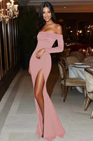 Laden Sie das Bild in den Galerie-Viewer, Burgundy Schulterfreies Satin Etui Galakleid mit Schlitz