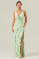 Laden Sie das Bild in den Galerie-Viewer, Limetten Etui Tiefer V-Ausschnitt Rückenfreies langes Brautjungfernkleid mit Rüschen Schlitz