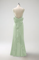 Laden Sie das Bild in den Galerie-Viewer, Schwarzes Meerjungfrau Spaghettiträger Langes Satin Brautjungfernkleid mit Rüschen und Schleife