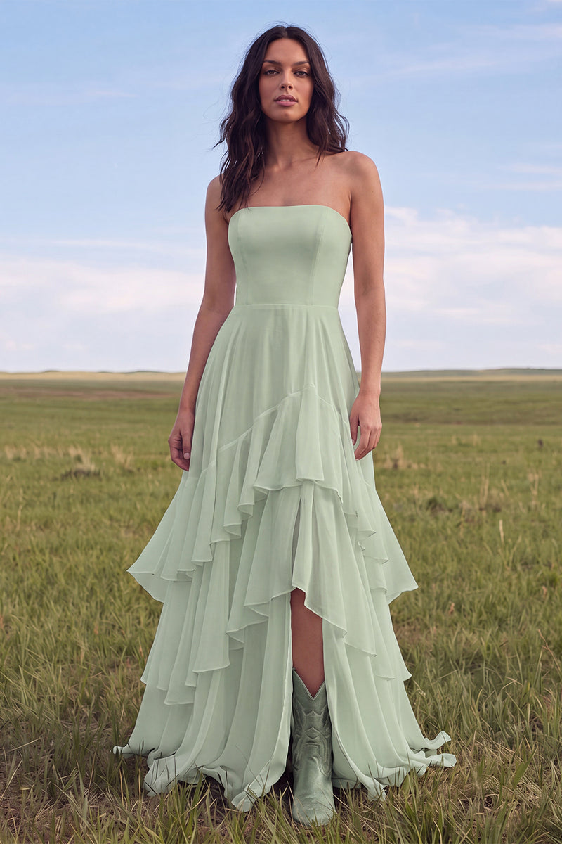 Laden Sie das Bild in den Galerie-Viewer, Trägerloses Elfenbein-A-Linie-Rüschen-Boho-Hochzeitskleid mit Schlitz