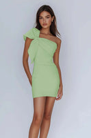 Laden Sie das Bild in den Galerie-Viewer, Weißes Bodycon Standesamtkleid mit einer Schulterschleife