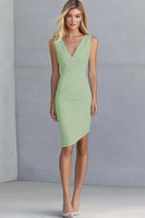 Laden Sie das Bild in den Galerie-Viewer, Elfenbein Asymmetrisches Arbeitskleid aus Satin mit V-Ausschnitt