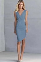 Laden Sie das Bild in den Galerie-Viewer, Elfenbein Asymmetrisches Arbeitskleid aus Satin mit V-Ausschnitt