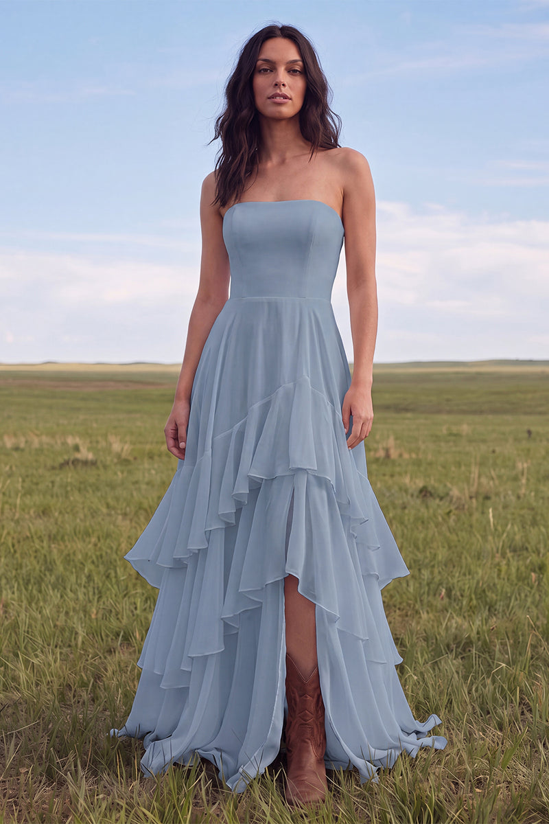 Laden Sie das Bild in den Galerie-Viewer, Trägerloses Elfenbein-A-Linie-Rüschen-Boho-Hochzeitskleid mit Schlitz