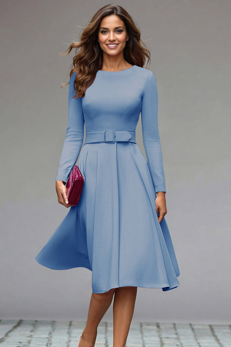 Laden Sie das Bild in den Galerie-Viewer, Flieder A-Linie Midikleid mit Rundhalsausschnitt und Gürtel