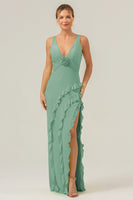 Laden Sie das Bild in den Galerie-Viewer, Limetten Etui Tiefer V-Ausschnitt Rückenfreies langes Brautjungfernkleid mit Rüschen Schlitz