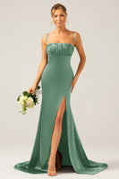 Laden Sie das Bild in den Galerie-Viewer, Dunkelgrünes Meerjungfrauen Spaghettiträger Satin langes Brautjungfernkleid mit Plissee