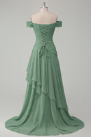 Laden Sie das Bild in den Galerie-Viewer, Schulterfreies Chiffon Buttergelbes A-Linie Gerafftes Maxikleid mit Schlitz