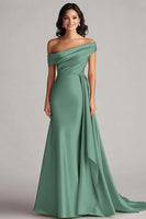 Laden Sie das Bild in den Galerie-Viewer, Langes Champagner Abendkleid mit einer Schulter und Falten