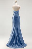 Laden Sie das Bild in den Galerie-Viewer, Rotes Trägerloses Meerjungfrauen Korsett Gerafftes Satin Langes Ballkleid mit Schlitz
