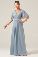 Laden Sie das Bild in den Galerie-Viewer, Staubblaues A-Linie Chiffon Brautjungfernkleid mit V-Ausschnitt und kurzen Ärmeln