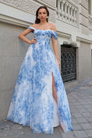 Laden Sie das Bild in den Galerie-Viewer, Weiß Blau Blume Schulterfreies Langes Brautjungfernkleid mit Schlitz