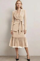 Laden Sie das Bild in den Galerie-Viewer, Dunkelviolette 2-teilige Bleistift Midi Business Anzüge mit Spitzenrevers