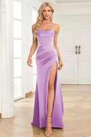 Laden Sie das Bild in den Galerie-Viewer, Meerjungfrau Spaghettiträger Dunkelgrünes langes Ballkleid mit Schlitz