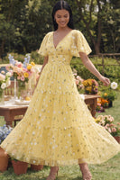 Laden Sie das Bild in den Galerie-Viewer, Champagner V-Ausschnitt Besticktes A-Linie Tüll Blumenkleid mit Flatterärmeln