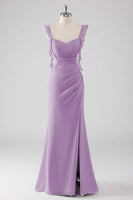 Laden Sie das Bild in den Galerie-Viewer, Salbeigrünes Langes Rüschen Brautjungfernkleid mit Schnürung und Schlitz