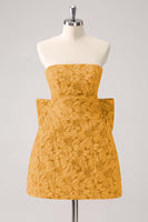 Laden Sie das Bild in den Galerie-Viewer, Fuchsia A Linie Blumen trägerloses kurzes Abiballkleid mit Schleife