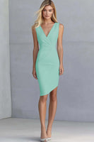 Laden Sie das Bild in den Galerie-Viewer, Elfenbein Asymmetrisches Arbeitskleid aus Satin mit V-Ausschnitt