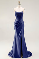 Laden Sie das Bild in den Galerie-Viewer, Blush Meerjungfrauen Transparentes Trägerloses Langes Ballkleid mit perlenbesetztem Korsett und Schlitz