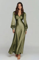 Laden Sie das Bild in den Galerie-Viewer, Champagner Satin V-Ausschnitt A-Linie Langes Ballkleid