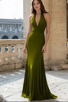 Laden Sie das Bild in den Galerie-Viewer, Marineblaues Neckholder Meerjungfrauen Langes Ballkleid aus Satin mit Rüschen