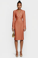 Laden Sie das Bild in den Galerie-Viewer, Weißes Zweireihiges Bodycon Midikleid mit Spitzrevers