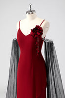 Laden Sie das Bild in den Galerie-Viewer, Rotes Spaghettiträger Cape-Ärmel Etui Abendkleid