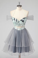 Laden Sie das Bild in den Galerie-Viewer, Schulterfreies Ausgeschnittenes Grünes Kurzes Cocktailkleid