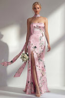 Laden Sie das Bild in den Galerie-Viewer, Meerjungfrauenrosa trägerloses, mit Blumenmuster langes Brautjungfernkleid mit Schlitz