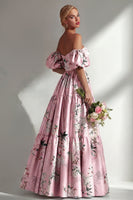 Laden Sie das Bild in den Galerie-Viewer, A-Linie pinkes, trägerloses, geblümtes Langbrautjungfernkleid mit Puffärmeln