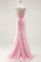 Laden Sie das Bild in den Galerie-Viewer, Rotes Trägerloses Meerjungfrauen Korsett Gerafftes Satin Langes Ballkleid mit Schlitz