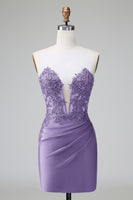 Laden Sie das Bild in den Galerie-Viewer, Dunkelgrünes Mini Abiballkleid aus Satin mit tiefem V-Ausschnitt und Applikation