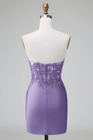 Laden Sie das Bild in den Galerie-Viewer, Dunkelgrünes Mini Abiballkleid aus Satin mit tiefem V-Ausschnitt und Applikation