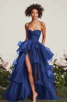 Laden Sie das Bild in den Galerie-Viewer, A Linie Herzausschnitt Marineblaues Ballkleid mit Rüschen und Schlitz